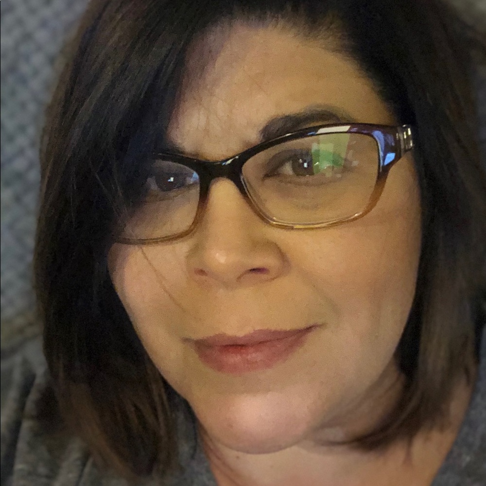 Meet your Posher, Elana